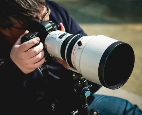 Teilnehmer beim Outdoor Fotokurs mit Canon Super-Teleobjektiv